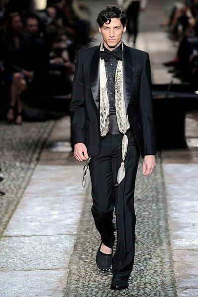 Look 2